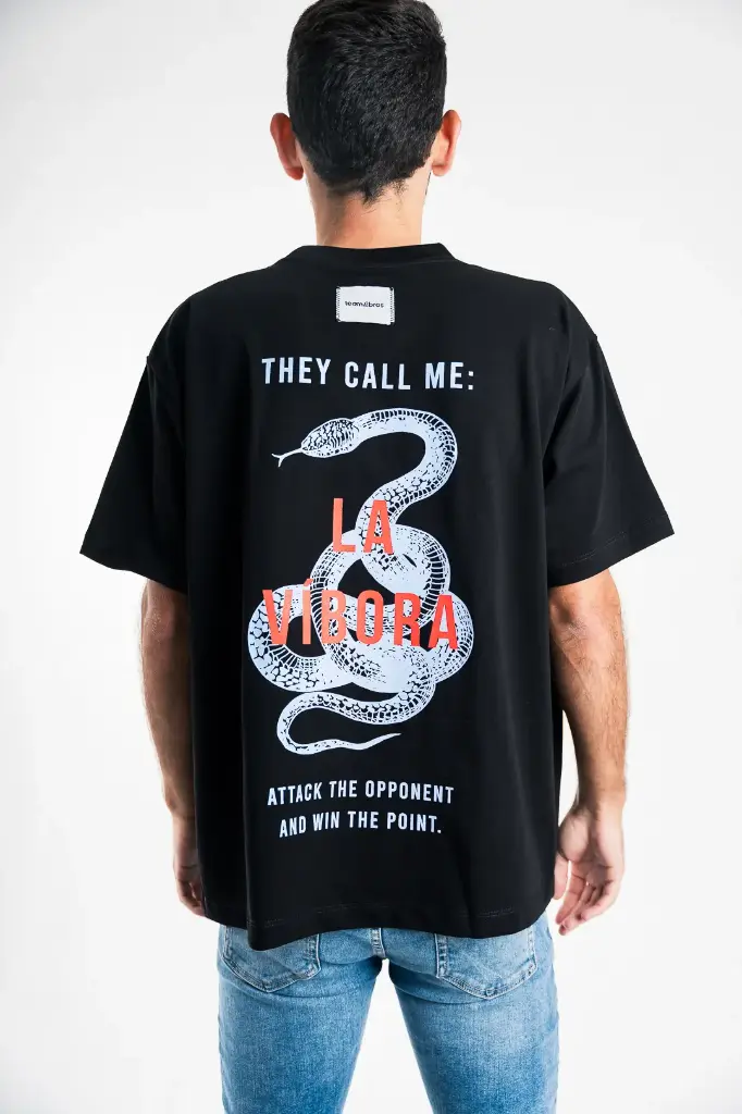 Franela Oversized manga corta cuello redondo "La Víbora"