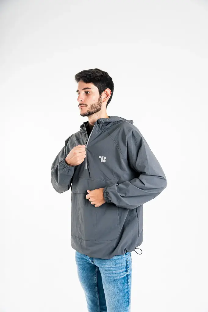 Chaqueta Corta Viento manga larga básica